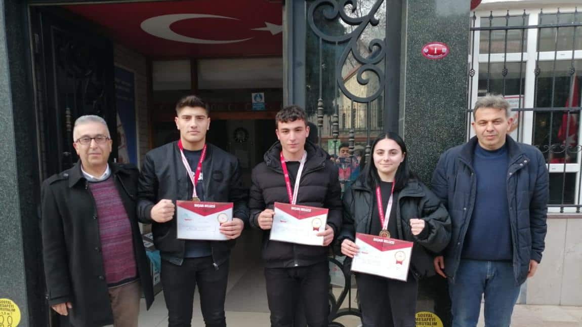 Trabzon Şampiyonları Yeşim Yağmur Ay, Salim Özbalıkçı, Melih Emre Bekar